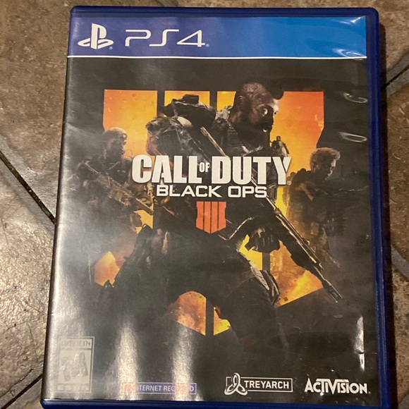 PlayStation 4 Slim 1TB with COD: Black Ops llll + Days Gone + Spider-Man - Picture 4 of 5